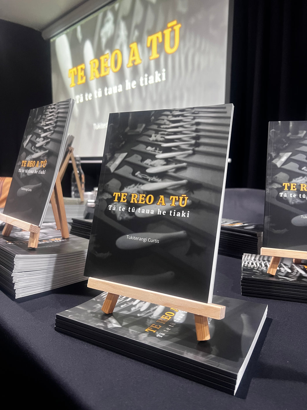 Te Reo a Tū Book